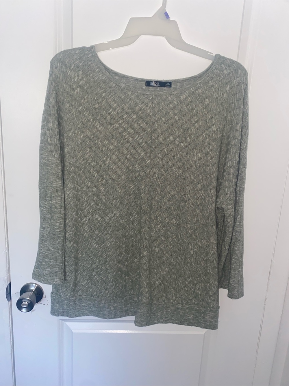 Cable & Gauge Gray Scoop Neck Knit Pullover